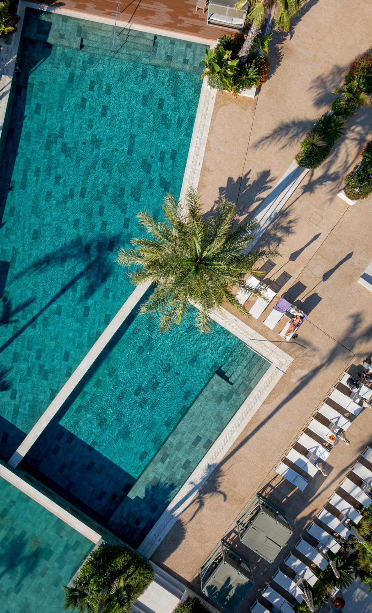 Atzavara Hotel & Spa Santa Susanna Zewnętrze zdjęcie Aerial view of the pool at the Hotel